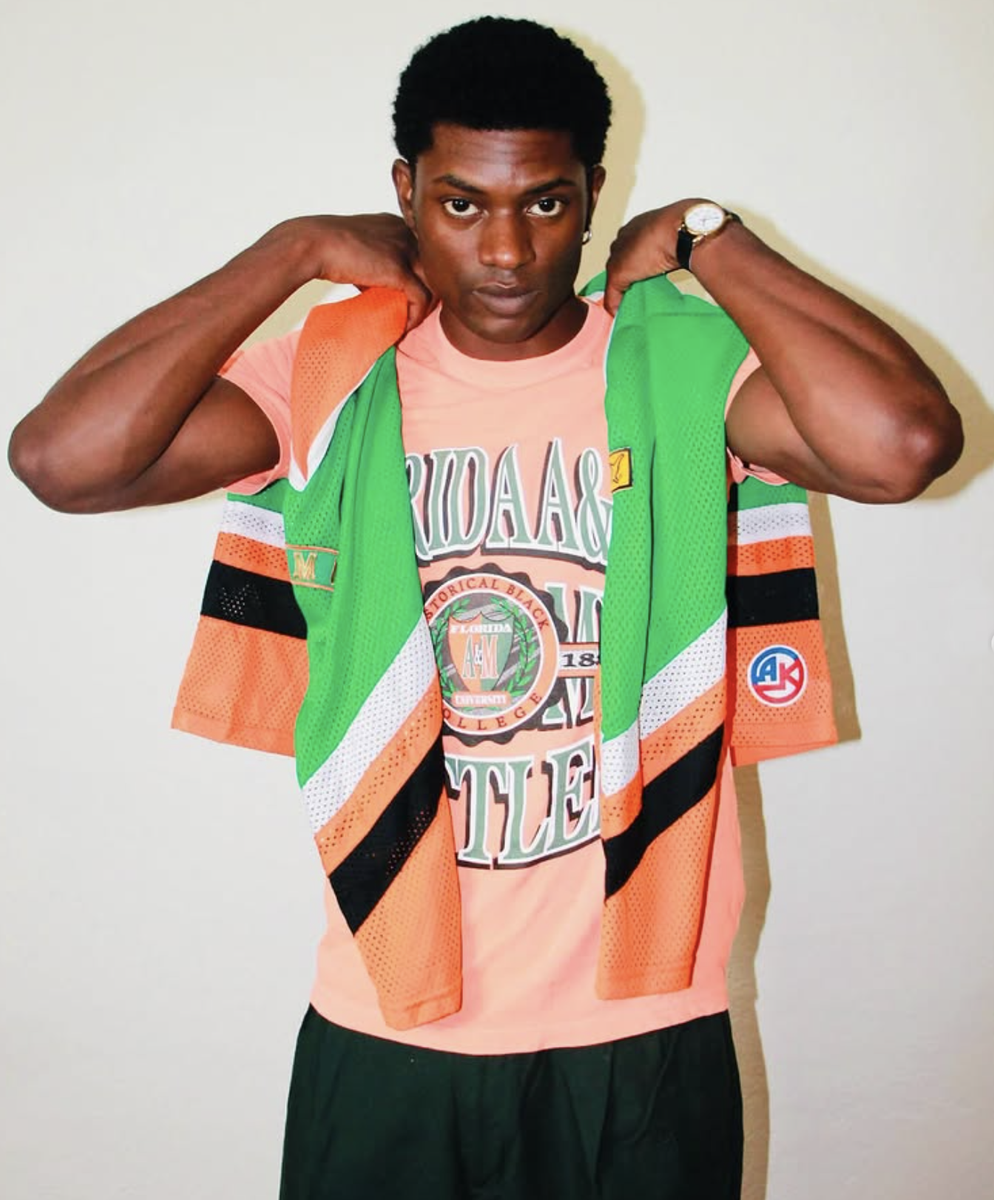 トップス 90s AACA Florida A&M foodie XXL hiphop Florida A&M Retro 90s Crest T-Shirt Neon Modern Vintage [FAMU